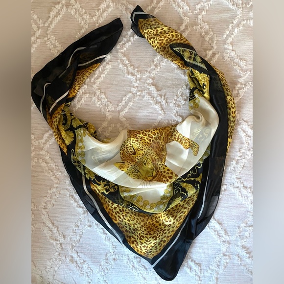 COPY - 🐆 BEAUTIFUL LEOPARD SCARF - Picture 5 of 16
